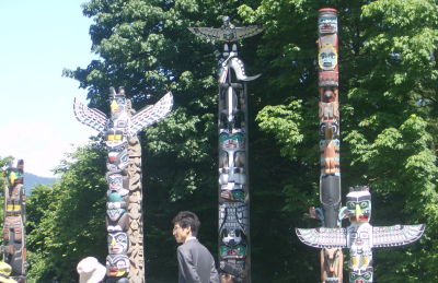 totems at stanley park 2