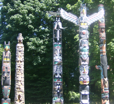 totems at stanley park 3